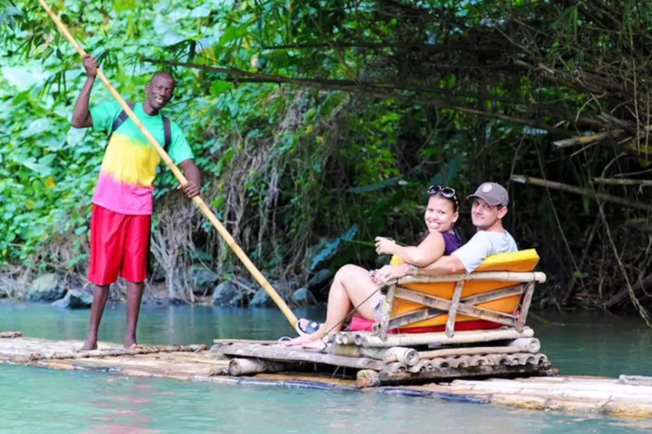 Family Complex Beside Beach W/Pool Montego Bay #1 Jamaica